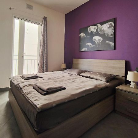 Dreams Of Holiday. Apartment With Pool Marsalforn Bagian luar foto